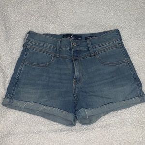 Hollister short, size 5